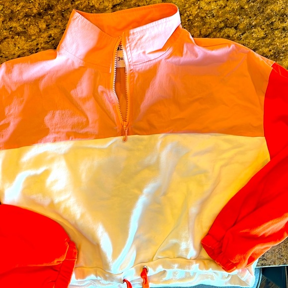 Juicy Couture pullover - Picture 2 of 4